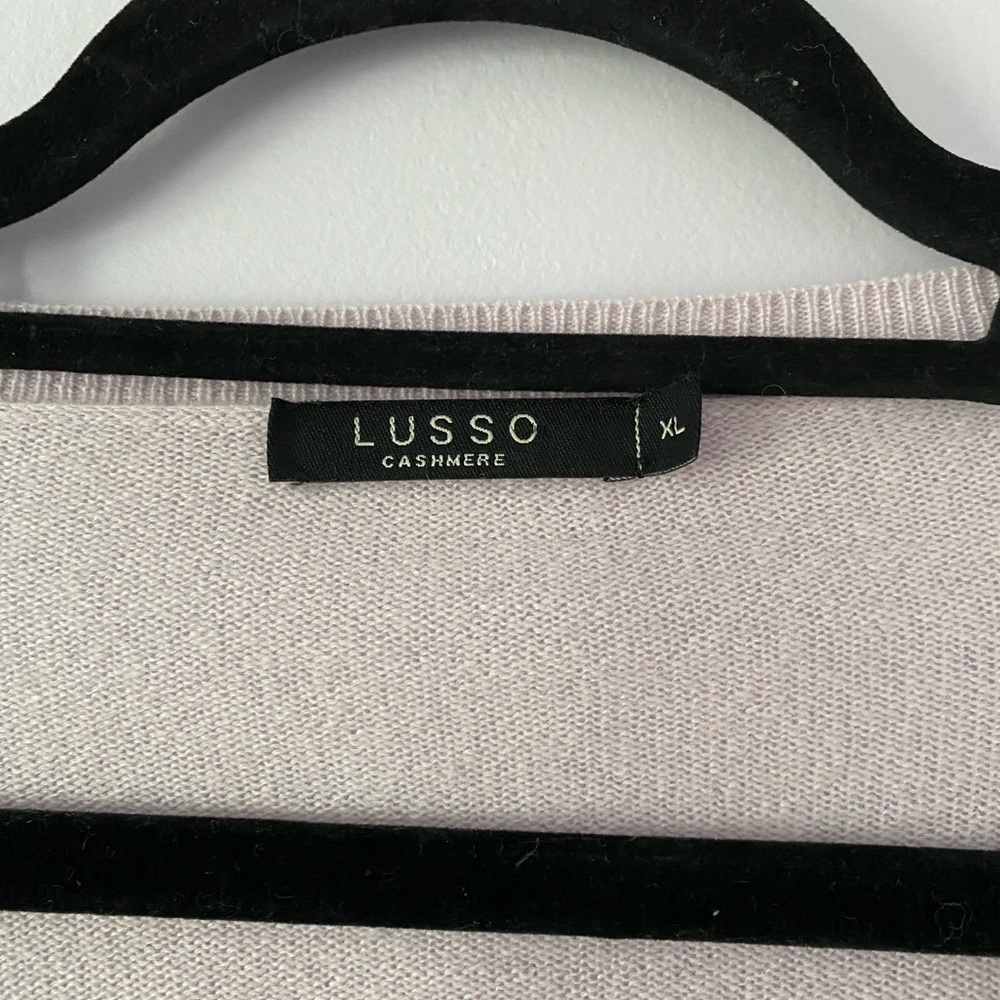 Lusso | Lavender 100% Cashmere V-Neck Sweater - Picture 3 of 6